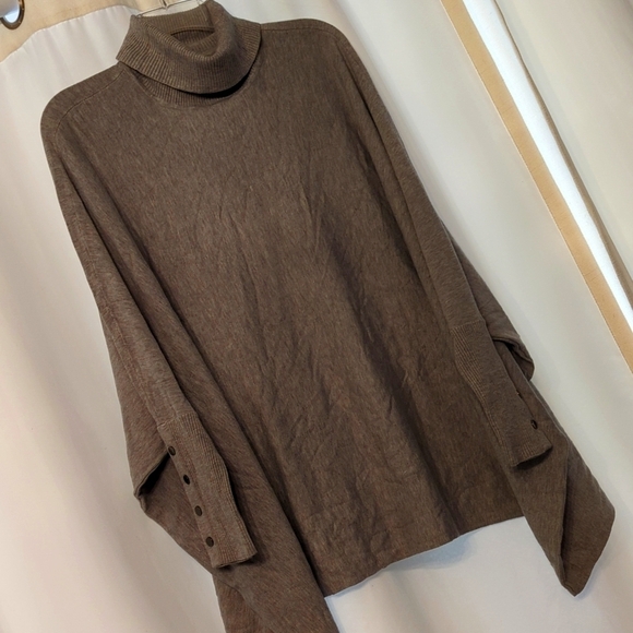 Alfani Sweaters - Alfani Pancho top
